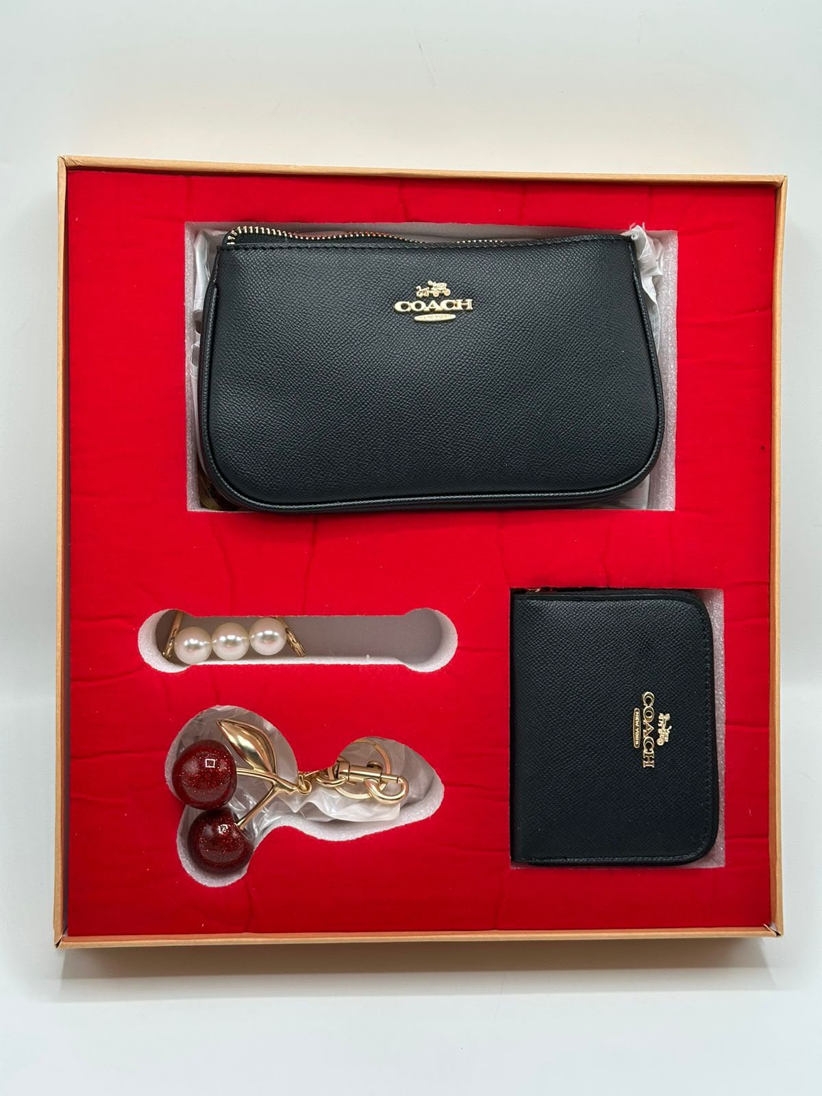 Coach Three Piece Gift Set Black Color Brand Box  - Sehr noir